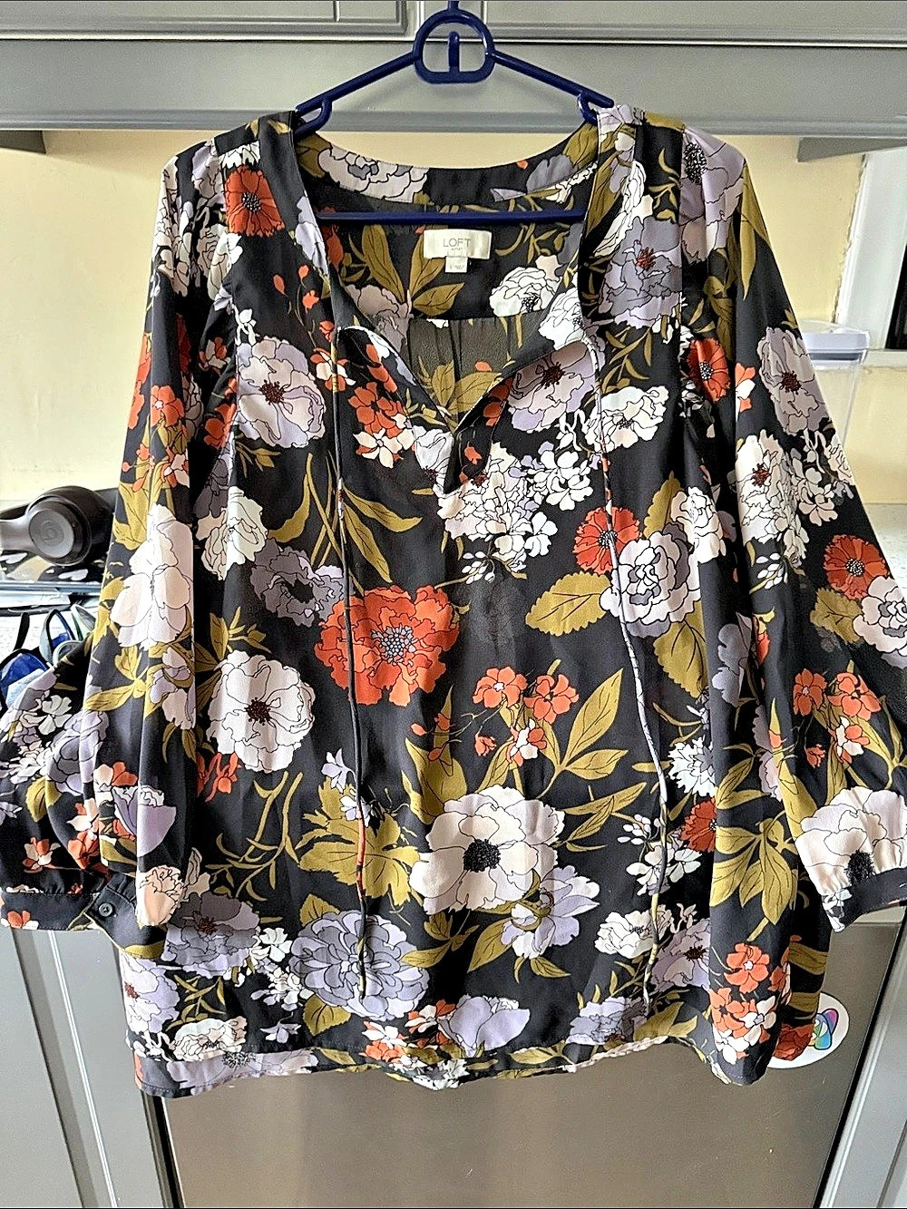 LOFT Floral Tie Neck Blouse in Black & White Size Medium